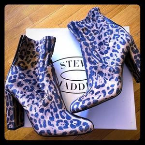 Steve Madden leopard sock velvet booties 8
